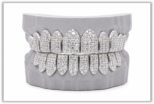 Jumbo (6 Pointer) VVS Moissanite Diamond White Grillz